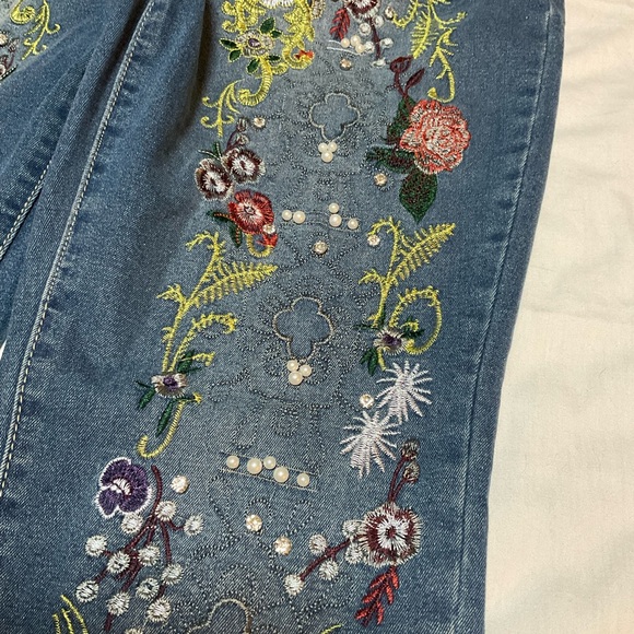 NWOT K. Jordan embroidered skinny jeans size 10 - Picture 3 of 8
